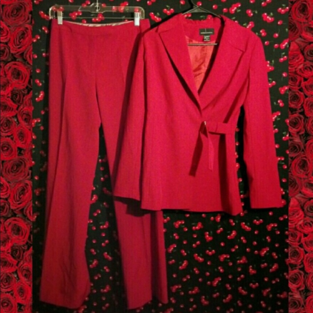 Red 2 piece pants suit - Picture 3 of 7